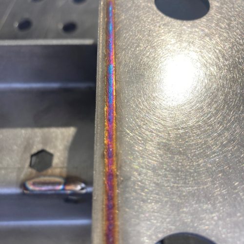 Boitier acier avec soudures invisibles au robot de soudure laser fibre - Avant peinture